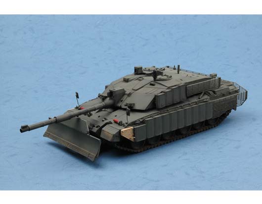 Rye Field Model RFM5062 British Challenger 2 | Modellismo Statico In Plastica Scala 1:35 | Kit Cingoli Mobili E Sospensioni