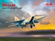 ICM 72176 МиГ-25 РУ