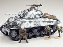 Tamiya 35251 U.S. Medium Tank M4A3 Sherman 105mm Howitzer (Assault Support), 1/35