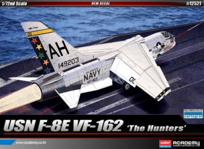 Academy 12521 самолет USN F-8E VF-162 "The Hunters" (1:72)