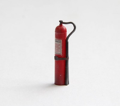 Plusmodel EL004 Big fire-extinguisher 1/35