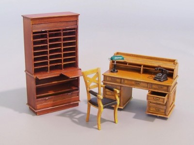 Plusmodel PM163 Office furniture 1/35